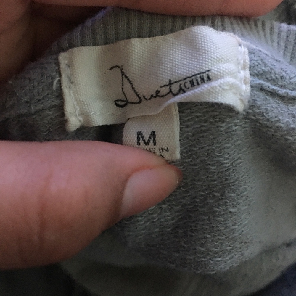 Ripped styled Sweater - Picture 2 of 2